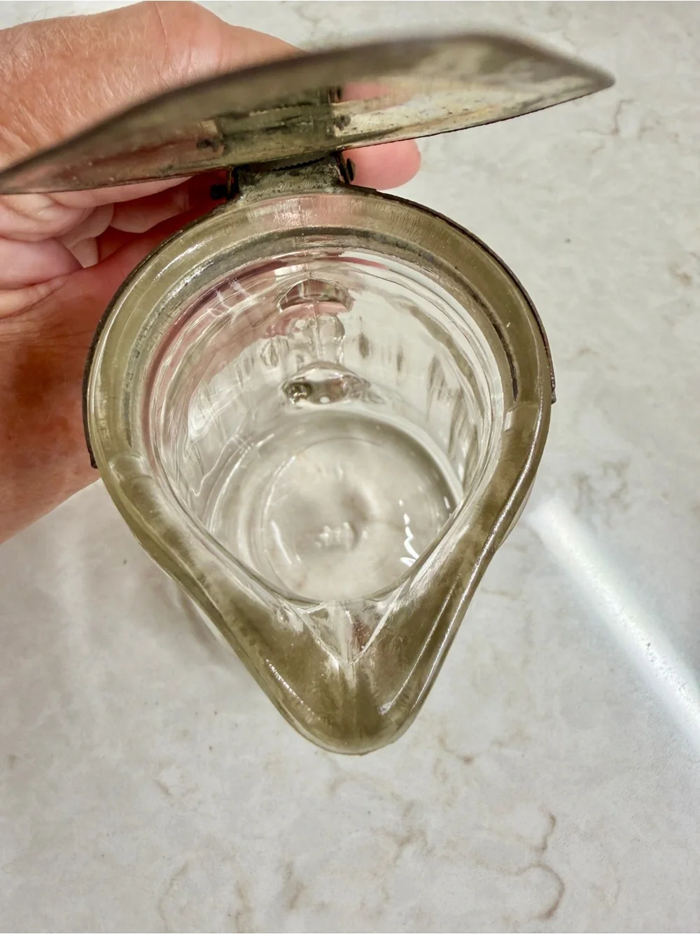 VINTAGE, ANCHOR HOCKING, GLASS SYRUP JAR WITH LID